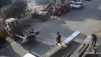 Tekirdağ'da sanayi sitesinde forklift kazası kameraya yansıdı
