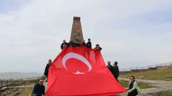 Zirvede vefa nöbeti: Oltu'dan Allahuekber'e anlamlı yürüyüş