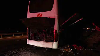 Otobüs Kütahya yolunda alev aldı, 22 yolcu son anda indi