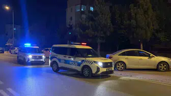 Komşu kavgası hastanede bitti Kaldırım taşıyla vurdu