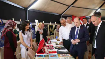 Oltulu kadınların el emeği göz nuru sergide buluştu