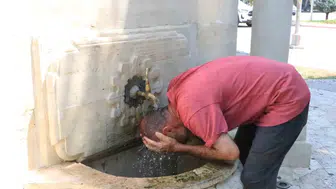 Adana kavurucu sıcaklarla imtihan veriyor