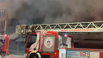 Gebze’de gece yarısı market yangını korkuttu