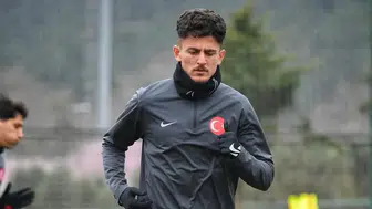 Bursaspor savunmayı genç yeteneğe emanet etti