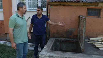Temizlik görevlisi namaza indi, kuyudan kedi sesi geldi