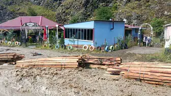 Şavşat’ta aniden bastıran sağanak hayatı durma noktasına getirdi