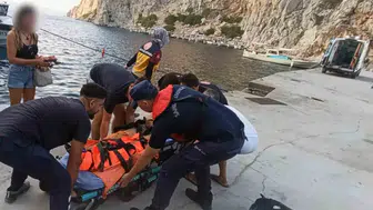 Marmaris'te özel tekneden denizden tahliye Yaralı vatandaş sağlık ekiplerine ulaştırıldı