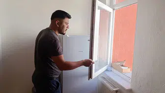 Penceresine konan misafiri için seferber oldu: İki yumurtaya gözü gibi bakıyor