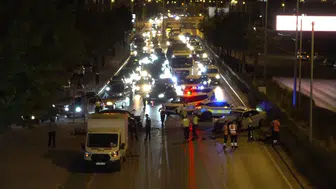 Konya’da gece yarısı trafik kazası trafiği kilitledi