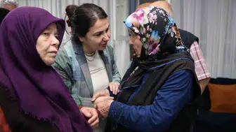 Düzce’de huzurevi sakinlerine doğum günü sürprizi