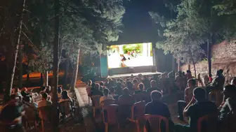 Çivril köylerine beyaz perde geldi
