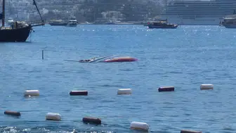 Bodrum açıklarında demirli yelkenli gece yarısı sulara gömüldü