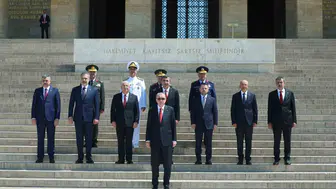Erdoğan ve komuta kademesi YAŞ öncesi Anıtkabir'e çıktı