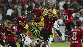 Fenerbahçe zirve yolunda altın tepside sunulan fırsatı Ankara'da tepti