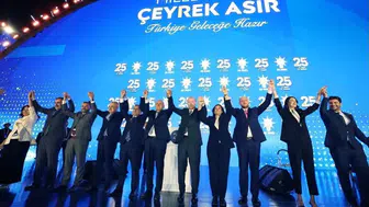 Özlem Çerçioğlu AK Parti kuruluş yıl dönümü etkinliğinde yer aldı