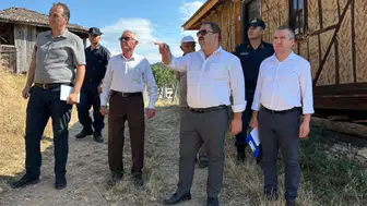 Saraydüzü'nde köy yolları için kapsamlı yenileme Kaymakam Göktaş sahadaki çalışmaları yerinde inceledi