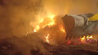 Yüksekova'da kışlık ot stoku küle döndü