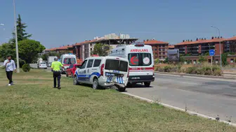 Eskişehir'de kaza yerindeki polis aracına çarptılar