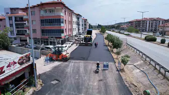 Manisa Kula’da bozuk yollar sıcak asfaltla yenilendi