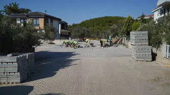 Ayvalık'ta kilit parke seferberliği iki mahallede üstyapı yenileniyor