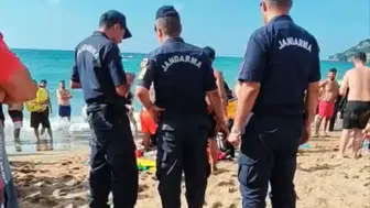 Bartın İnkumu sahilinde boğulma tehlikesi atlatan genç kurtarıldı