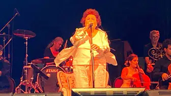 Selda Bağcan Gömeç’te 50 bin kişiyi aynı sahnede buluşturdu