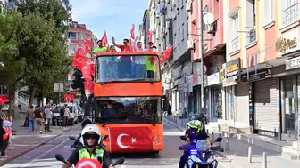 Bahçelievler’de 104. yıl gururu: Zafer coşkusu sokaklara taştı