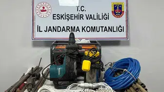 Odunpazarı'nda define avcılarına suçüstü Jandarma 5 kişiyi kazı yaparken yakaladı