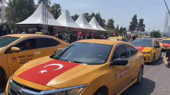 Osmaniye'de 30 Ağustos coşkusu: Komandoların sesi meydanı inletti