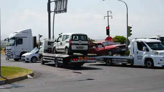 Niğde Bor yolunda kaza 3 kişi hastaneye kaldırıldı