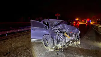 Manisa Kula yolunda gece yarısı otomobiller kafa kafaya çarpıştı