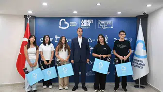 Balıkesir’in LGS gururu gençleri Başkan Akın ağırladı