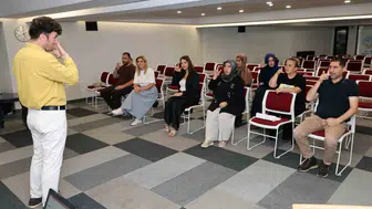 Kayseri'de belediye çalışanları artık işaret diliyle hizmet verecek