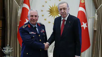 Erdoğan emekliye ayrılan Hava Kuvvetleri Komutanı ile görüştü