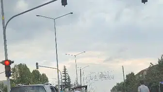 Erzurum trafiğinde bıçaklı kavga anı kameraya yansıdı