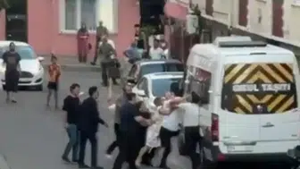 Çorlu'da komşu kavgası Keserli saldırı kamerada