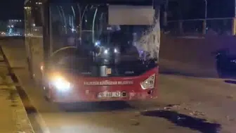 Bandırma'da otobüsle çarpışan genç sürücü ağır yaralandı