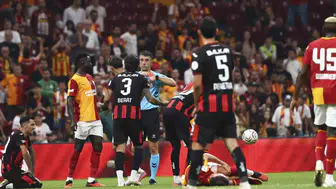 Süper Lig’de sezonun ilk kırmızı kartı Çorum FK’lı oyuncuya çıktı