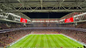 Transfer isyanı: Tribünler boş kaldı, yönetim protesto edildi