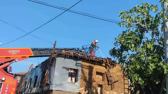 Bandırma’da kerpiç ev alevlere teslim oldu
