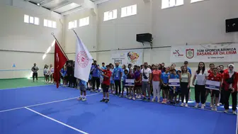 Sivas yeni kortlarında genç raketleri ağırlıyor