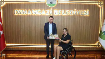 Ralli pistlerinin engelsiz şampiyonu kupasını Bursa’ya getirdi