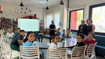 Aydınlı çocuklar kütüphaneyi oyunlarla keşfetti