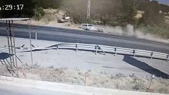 Adıyaman yolunda sürücü direksiyon hakimiyetini kaybetti
