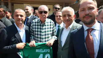 Erdoğan'dan Muğlaspor'a jest, 48 numaralı forma teslim edildi