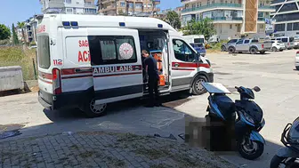 Manavgat trafiğinde motosikletli sürücü otomobille çarpıştı