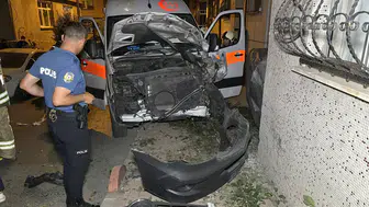 Bayrampaşa'da ambulans kazası 3 sağlık çalışanı yaralandı