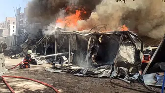 İnşaat işçilerinin kaldığı konteynerler alevlere teslim oldu