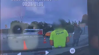 Fatih’te görevli trafik polisine bıçaklı saldırı girişimi