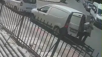 Gaziosmanpaşa'da kargo hırsızlığı kameraya yansıdı